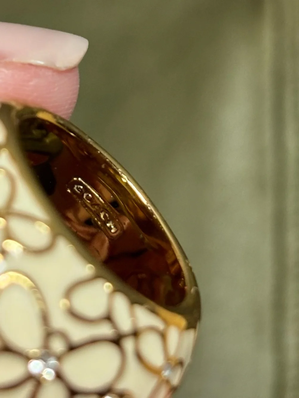 Coach Butterfly And Crystal Dome Ring Cream And Goldtone Size 5